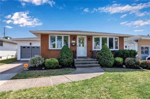 51 Fairoaks Ln, Cheektowaga, NY 14227