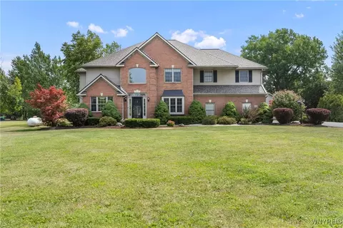 4515 Simmons Rd, Ransomville, NY 14131