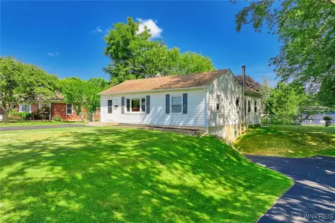 954 Denise Rd, Greece, NY 14616