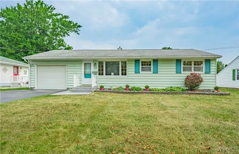 13 Georgia Ave, Lockport, NY 14094