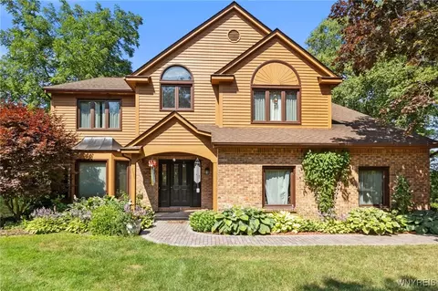5230 S Freeman Rd, Orchard Park, NY 14127