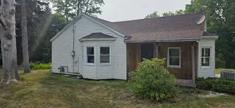 3406 Crittenden Rd, Alden, NY 14004