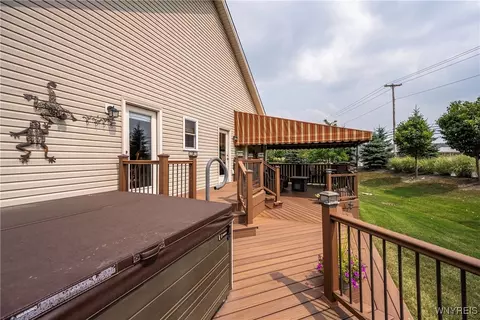 Exterior - 26 Cherryfield Ln, Lancaster, NY 14086 photo 11 of 12