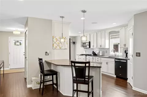 Kitchen - 26 Cherryfield Ln, Lancaster, NY 14086 photo 5 of 6