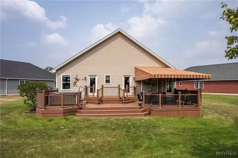 Exterior - 26 Cherryfield Ln, Lancaster, NY 14086 photo 8 of 12