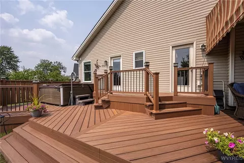 Exterior - 26 Cherryfield Ln, Lancaster, NY 14086 photo 9 of 12