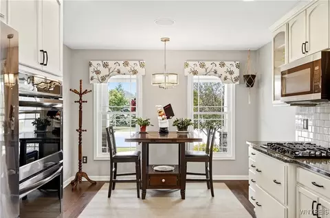 Kitchen - 26 Cherryfield Ln, Lancaster, NY 14086 photo 1 of 6