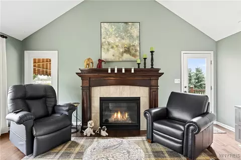 Living - 26 Cherryfield Ln, Lancaster, NY 14086 photo 5 of 6