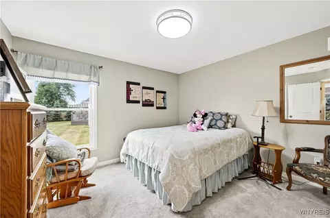 Bedroom - 26 Cherryfield Ln, Lancaster, NY 14086 photo 3 of 3