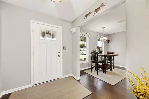 Entry Way - 26 Cherryfield Ln, Lancaster, NY 14086 photo 2 of 4