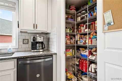 Kitchen - 26 Cherryfield Ln, Lancaster, NY 14086 photo 6 of 6
