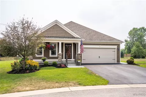 Exterior - 26 Cherryfield Ln, Lancaster, NY 14086 photo 2 of 12
