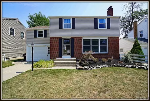 17 Patricia Dr, Tonawanda, NY 14150