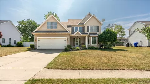 6 Park Meadow Dr, West Seneca, NY 14224