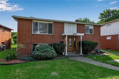 91 Jasmine Ave, West Seneca, NY 14224