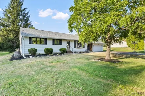 11918 Clinton St, Alden, NY 14004