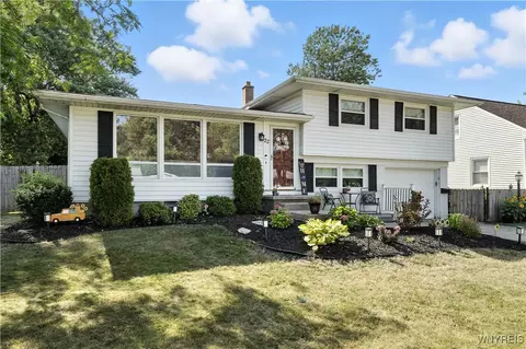 22 Westwood Dr, Tonawanda, NY 14150