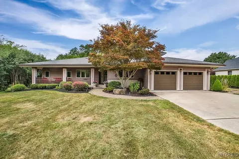 5236 Bridle Path Ln, Lewiston, NY 14092