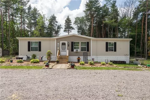 1926 Nesbitt Rd, Attica, NY 14011