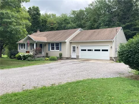5990 Rowley Rd, Middlebury, NY 14591