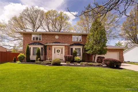 20 Parkhaven Dr, Amherst, NY 14228