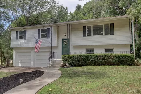 3549 Westview Ct, East Aurora, NY 14052