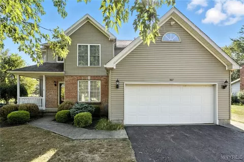 207 Siebert Rd, Lancaster, NY 14086