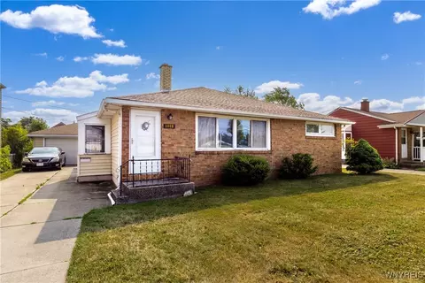 1883 Colvin Blvd, Tonawanda, NY 14150