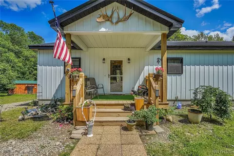 10270 Pleasant Valley Rd, Delevan, NY 14042