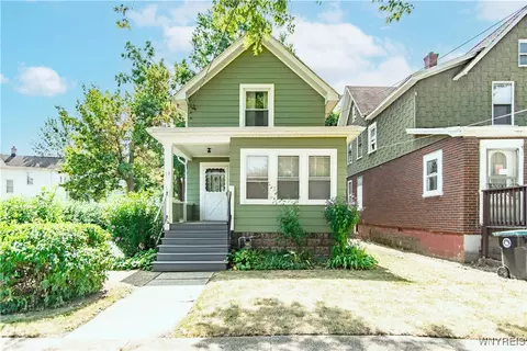 13 Benton St, Tonawanda, NY 14150