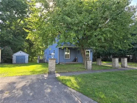 921 Orient St, Shelby, NY 14103
