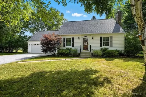 2677 Peters Corners Rd, Alden, NY 14004