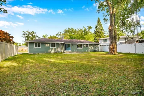 Exterior - 109 Devon Ln, Amherst, NY 14221 photo 7 of 12