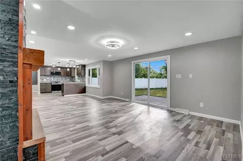 Living - 109 Devon Ln, Amherst, NY 14221 photo 6 of 11
