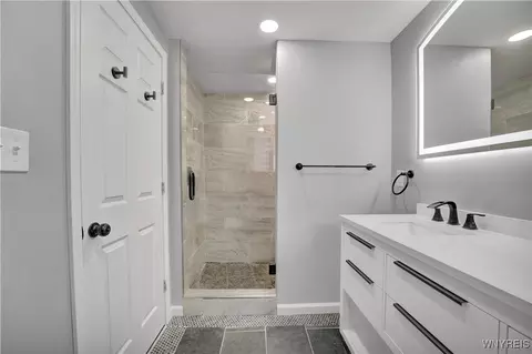Bath - 109 Devon Ln, Amherst, NY 14221 photo 3 of 4
