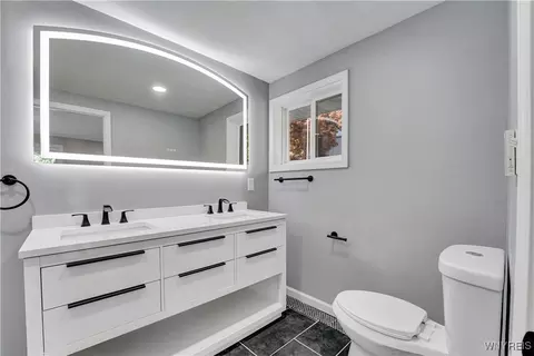 Bath - 109 Devon Ln, Amherst, NY 14221 photo 4 of 4