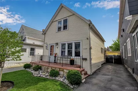 129 Schiller St, Buffalo, NY 14206