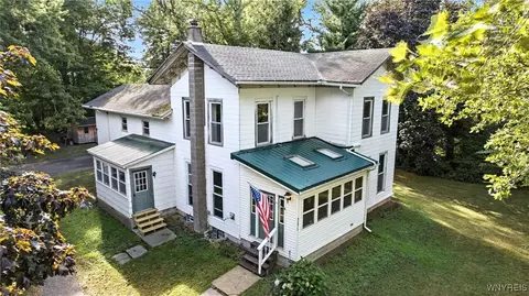 3571 Fruit Ave, Ridgeway, NY 14103