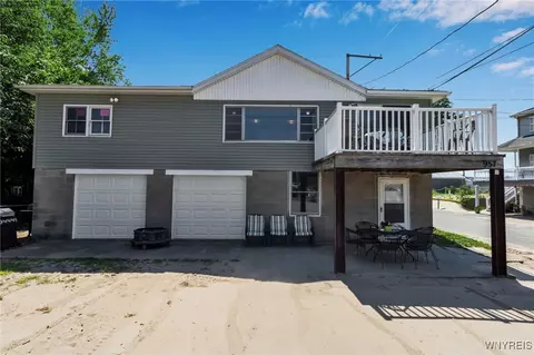 957 S Shore Dr, Hanover, NY 14081