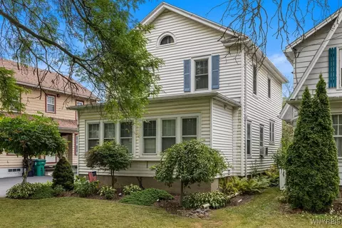 817 87th St, Niagara Falls, NY 14304