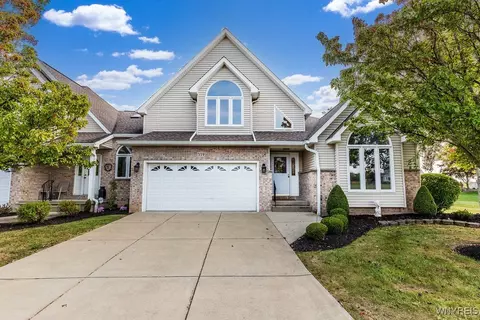 339 White Oak Ln, Grand Island, NY 14072