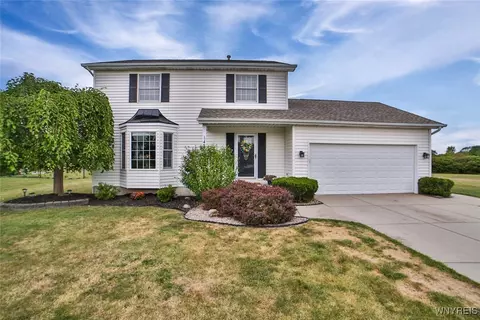 47 Independence Ln, Grand Island, NY 14072