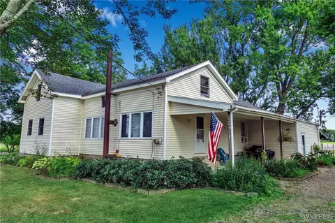 2492 March Rd, Eden, NY 14057