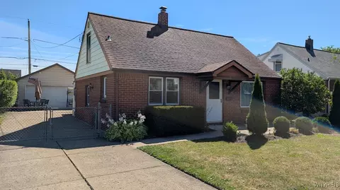 33 Peinkofer Dr, Cheektowaga, NY 14225