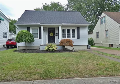 647 74th St, Niagara Falls, NY 14304