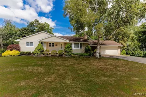 7034 Bear Ridge Rd, Pendleton, NY 14120