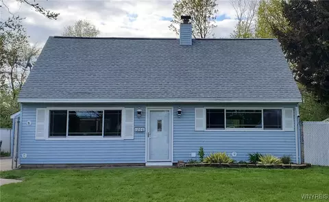 1206 Stony Point Rd, Grand Island, NY 14072