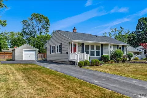 84 Pearce Dr, Amherst, NY 14226