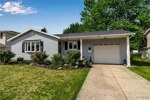 76 Sunshine Dr, Amherst, NY 14228