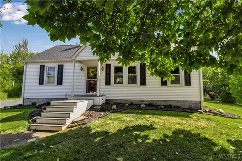 8702 Coleman Rd, Somerset, NY 14012